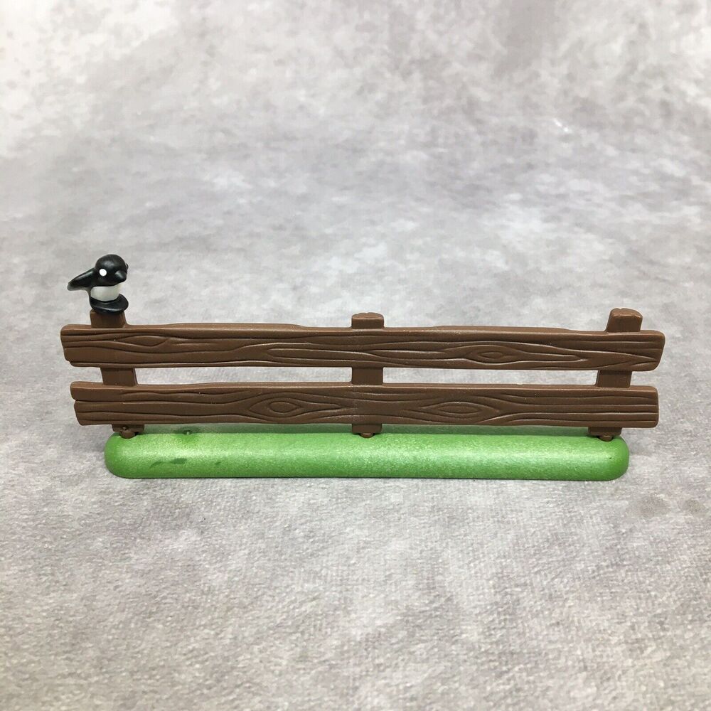 Playmobil Fence w/ Black & White Bird